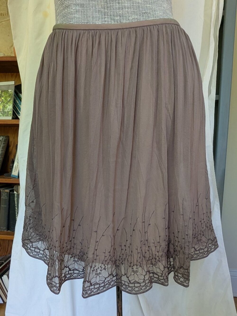 Intuitions Brown Embroidered Skirt size 4